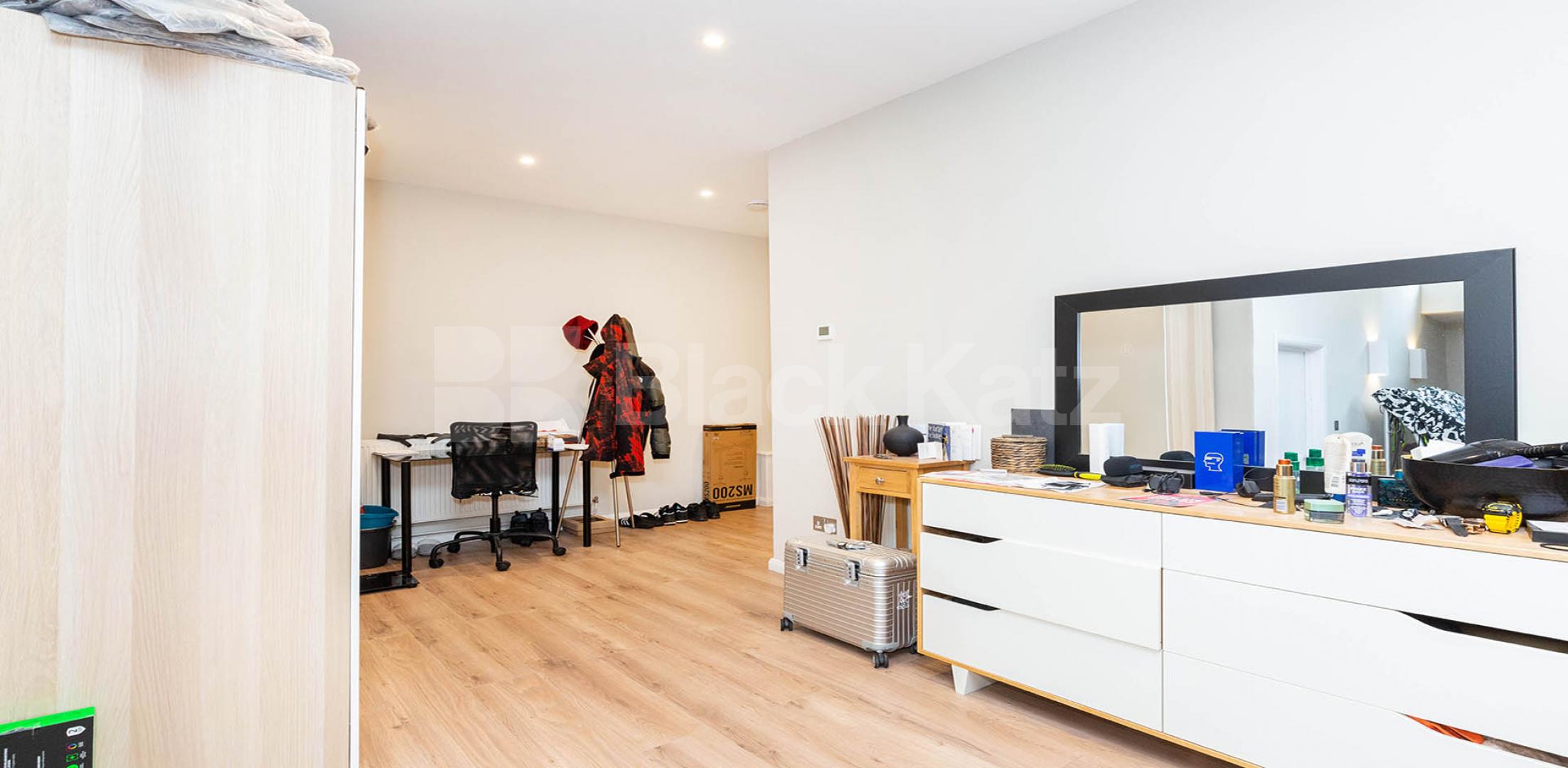 			1 Bedroom, 1 bath, 1 reception Apartment			 EAGLE HOUSE-EAGLE WHARF ROAD, OLD STREET-SHOREDITCH